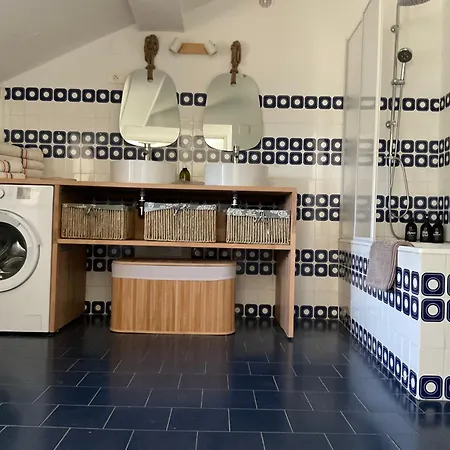 Au Coeur Du Village De *