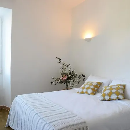 Au Coeur Du Village De Appartement Lucciana (Corsica)